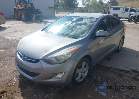 2013 Hyundai Elantra Gls z USA, uszkodzony, nr VIN KMHDH4AE8DU528486